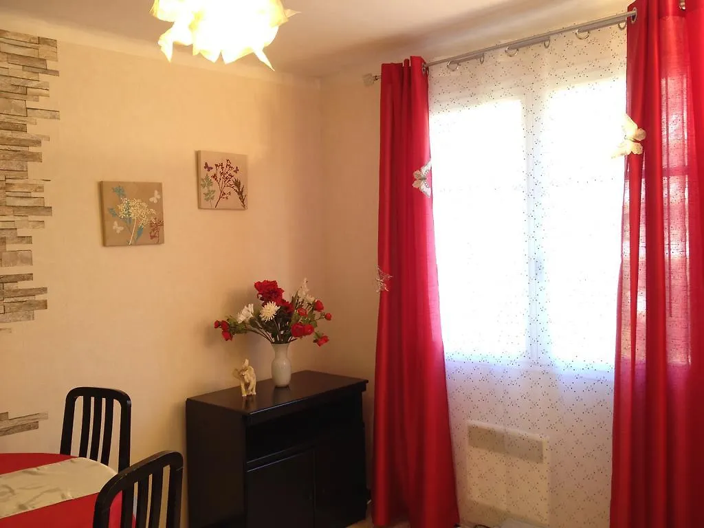 Holiday home Appartement La Plage En Provence Le Pradet